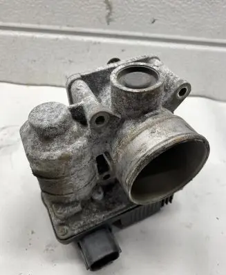 Nissan Primera Throttle valve Q46252