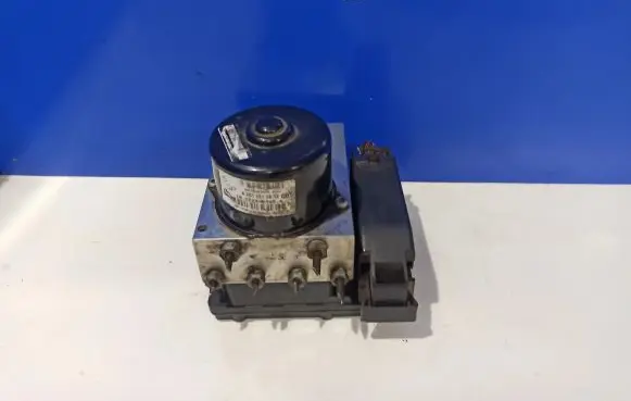 Mercedes-Benz C W203 ABS Pump A2034310812 A2095452532