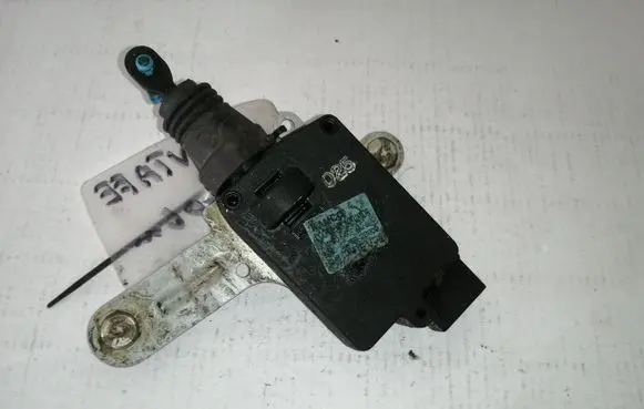 Hyundai Santa Fe Central locking motor 957502B000