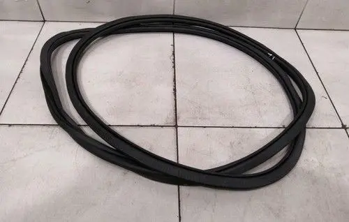 Porsche Macan (95B) Front door rubber seal 95B831721