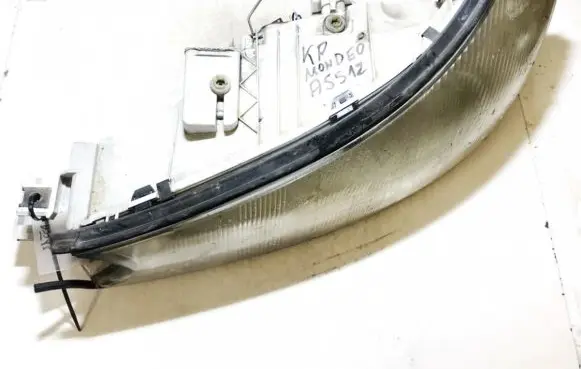 Ford Mondeo MK II Headlight/headlamp 0301098203
