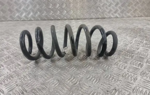 Land Rover Evoque II Rear coil spring K8D25B749