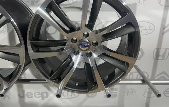 Volvo XC40 R19 alloy rim 