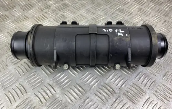 Jeep Grand Cherokee Air intake duct part