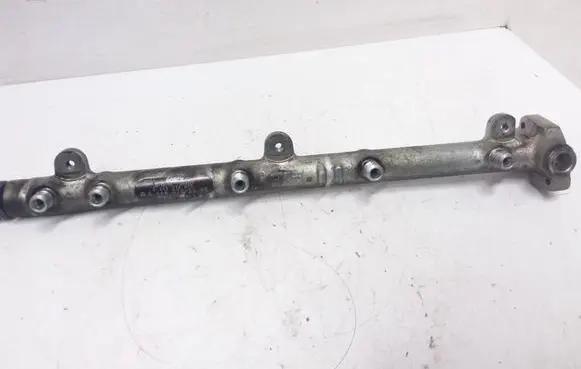 Mercedes-Benz A W168 Fuel main line pipe A6680700095 0445214005