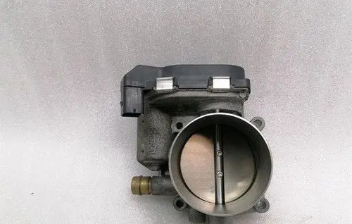 BMW M3 F80 Throttle body valve 7597871