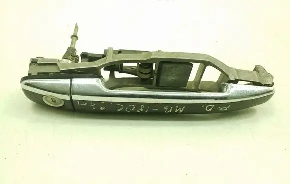 Mercedes-Benz C W202 Front door exterior handle