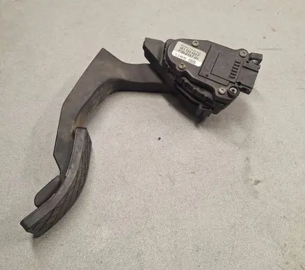 Audi A8 S8 D3 4E Accelerator throttle pedal 4E1723523F F30015701 6PV00777042