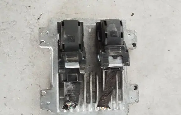 Opel Astra J Engine control unit/module 12647212