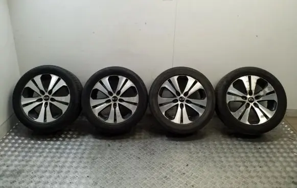 KIA Sportage R18 alloy rim 