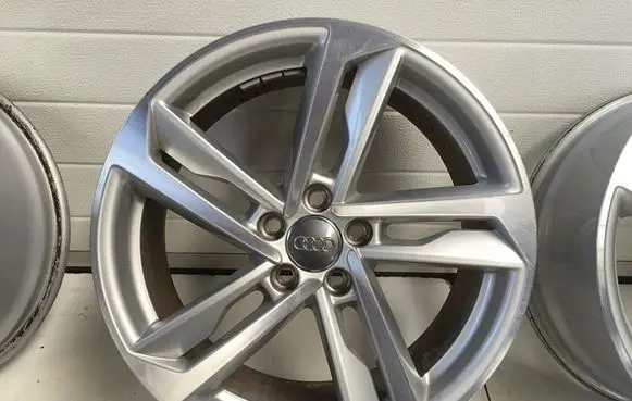 Audi A1 R17 alloy rim 82A601025K
