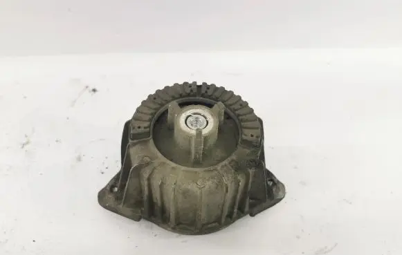 Mercedes-Benz C W204 Engine mount bracket A2122406317