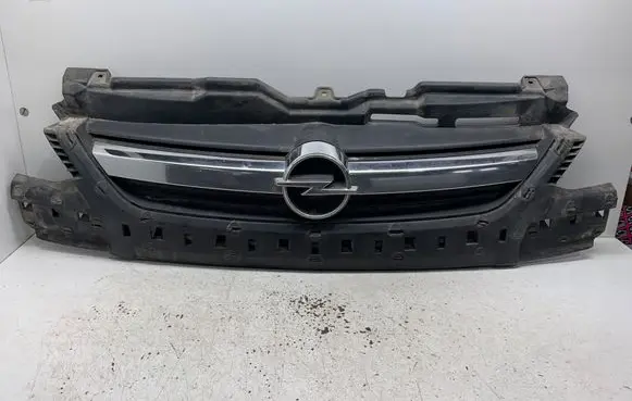 Opel Corsa C Front bumper upper radiator grill 13120828