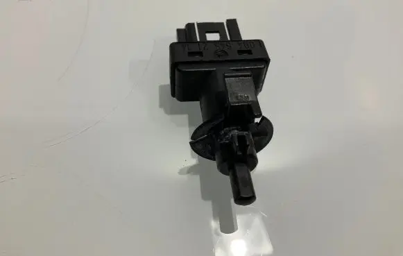 Mercedes-Benz E W211 Brake pedal sensor switch 0045452114 A0045452114