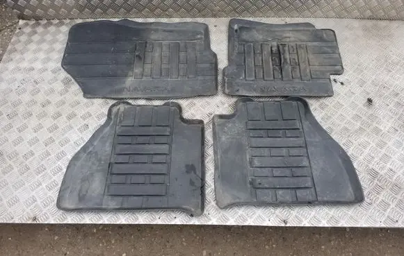 Nissan Navara D23 Car floor mat set KE7584K089 8201704681 8201704686