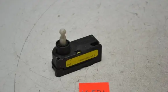 Mazda 323 Headlight level adjustment motor 0307853303