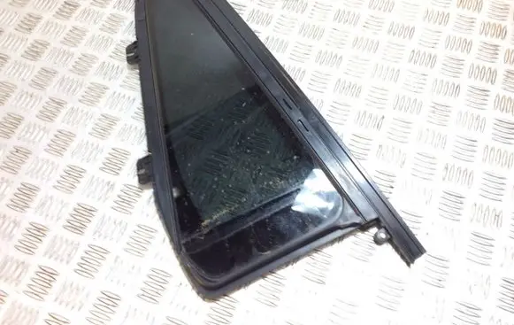 Volvo XC90 Rear vent window glass 31651874