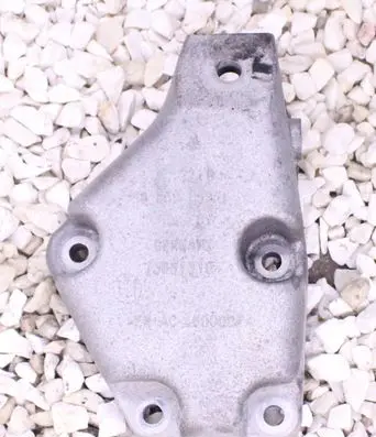 BMW 5 F10 F11 Engine mounting bracket 6859899