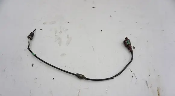 Volkswagen PASSAT B7 Exhaust gas temperature sensor 