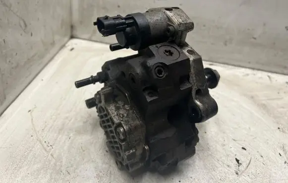 Renault Espace - Grand espace IV Fuel injection high pressure pump 8200041766