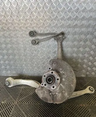Audi Q5 SQ5 8R Front wheel hub spindle knuckle 