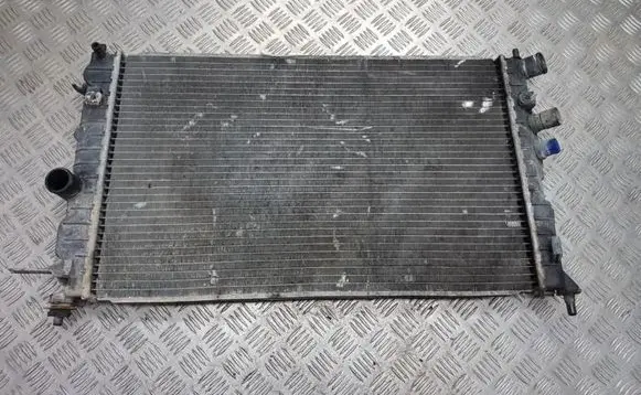 Opel Vectra B Coolant radiator 