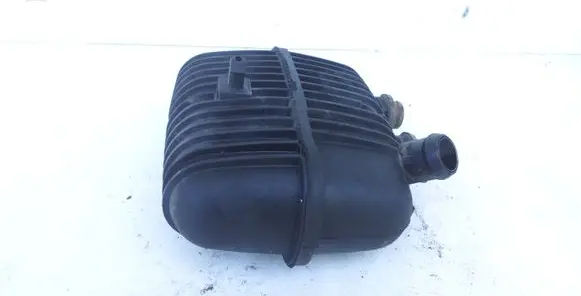 Vacuum air tank