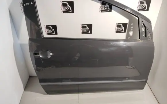 Volkswagen Fox Front door 5Z3831312