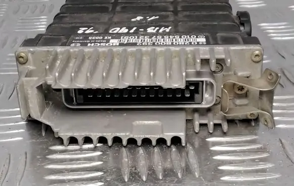 Mercedes-Benz 190 W201 Engine control unit/module 0280800392 0105455732