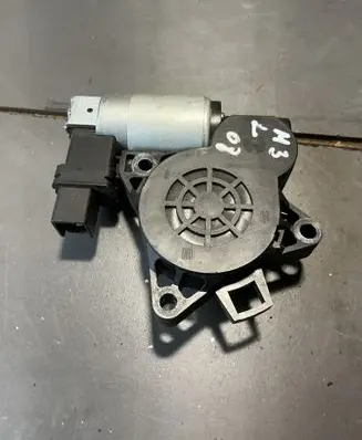 Mazda 3 I Front door window regulator motor GJ6A5958X CM011760 TN777109