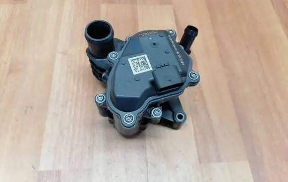 Thermostat/thermostat housing