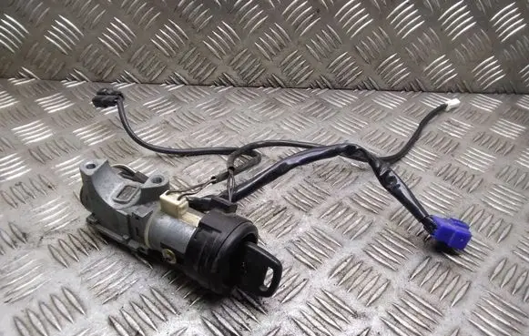 Subaru Legacy Ignition lock 88215AE000 X1T25172