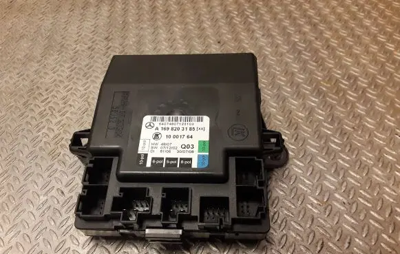 Mercedes-Benz B W245 Door control unit/module 1698203185 A1698203185