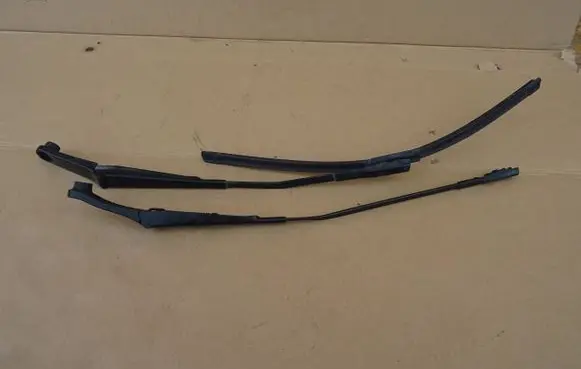 Audi Q2 - Front wiper blade arm 81B955408 81B955407