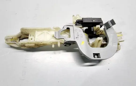 Front door exterior handle/bracket