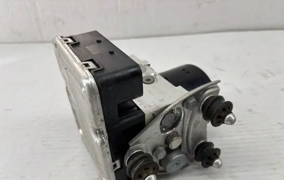 Porsche Cayenne (92A) ABS Pump 7P0907379H