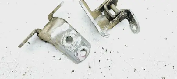 Toyota Corolla Verso AR10 Rear door hinge set 