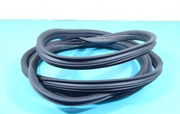 Opel Movano B Front door rubber seal IMPRK1328591