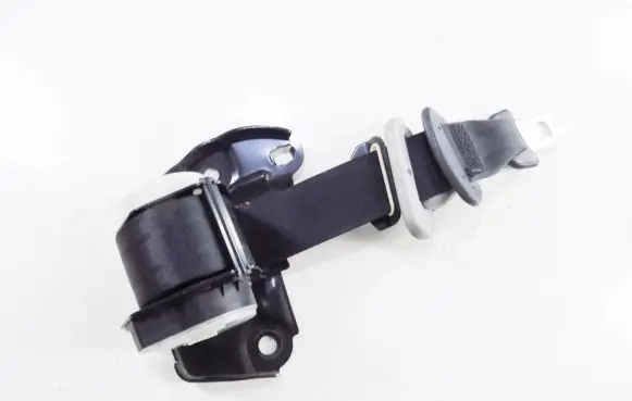 Middle seatbelt (rear)