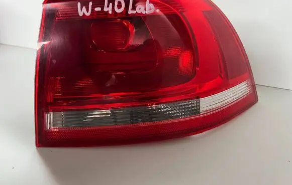 Volkswagen Touareg II Rear/tail lights 7P6945096D 89090227
