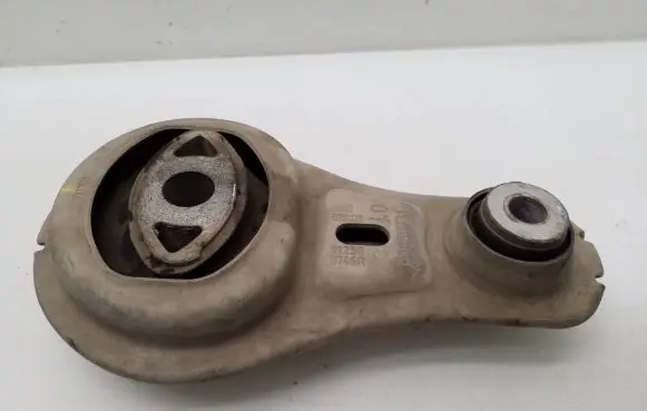 Mercedes-Benz Vito Viano W447 Engine mount bracket A4472400110 93866731