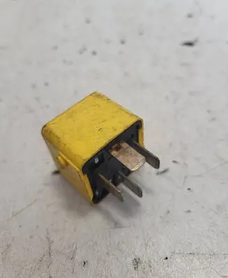 BMW 5 E39 Other relay 1378301