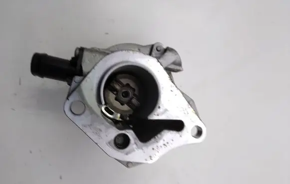 Renault Clio IV Vacuum pump 705641000 146505272R