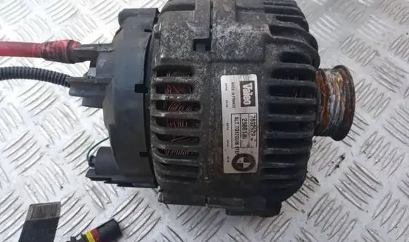 BMW 5 E60 E61 Generator/alternator 7802929