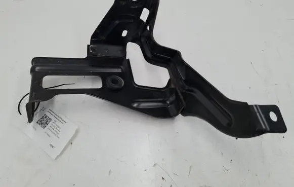 Audi A6 S6 C6 4F Intercooler pipe mounting bracket 03G131529B