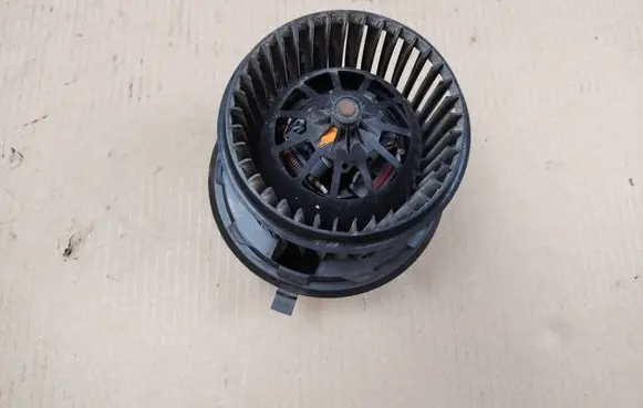 Volkswagen Transporter - Caravelle T5 Heater fan/blower 17360059
