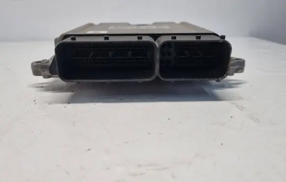 Volvo S60 Engine control unit/module 31272463 1039S18372 0281012103