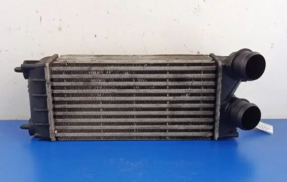 Citroen DS4 Intercooler radiator 9684212480