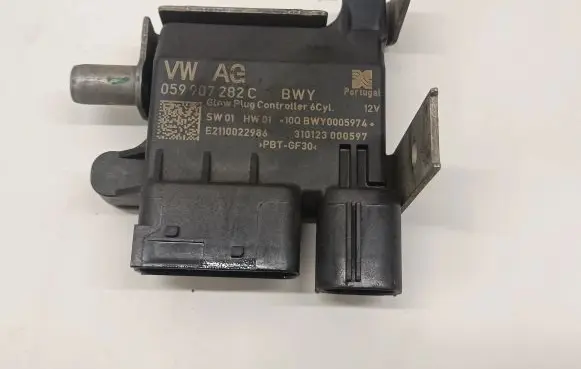 Volkswagen Touareg III Glow plug pre-heat relay 059907282C