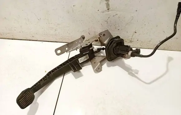 Ford Focus C-MAX Clutch pedal 3m517b633xb